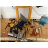 Image 1 : Empire No.320 Bubble Stick, 2 Master Grips, Mini Bar Clamp 6", 2 Handi-Clamps 4", Right Angle Ruler,