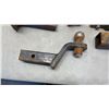 Image 2 : CLAMP ON HITCH WITH REDUCER SLEEVES AND 2 TRAILER HITCHES
