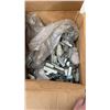 Image 2 : LOT OF SHELF CLIPS AND HARDWARE