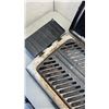Image 3 : COLEMAN PROPANE CAMP STOVE