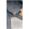 Image 2 : 2 WOODEN SPOOLS 20" DIAMETER AND 31" DIAMETER