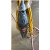 Image 2 : DOUBLE WORKLIGHT ON TRIPOD WITH STICK VACUUM AND EXTENTION CORDS