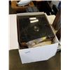 Image 2 : YORX TURNTABLE WITH SPEAKERS M2455 WORKING
