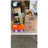 Image 1 : 2 BOXES OF ITALIAN SERVING DISHES AND COLLECTIBLES