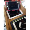 Image 2 : LOT OF LOST PROPERTY UNTESTED IPADS AND IPOD TOUCH