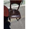 Image 4 : VINTAGE TABLE AND STUDDED CHAIR
