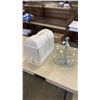 Image 1 : PFAFF 1222E SEWING MACHINE AND 2 TIER CAKE PLATE