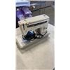 Image 2 : VINTAGE SINGER SEWING MACHINE WORKING