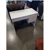 Image 1 : WHITE GLASSTOP DESK