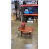 Image 1 : MCM END TABLE AND POTTERY VASE