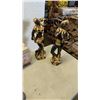 Image 2 : LOT OF EASTERN BOMBAY VASE AND STATUES