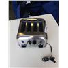 Image 2 : CUISINART 4-SLICE CLASSIC TOASTER - RETAIL $139