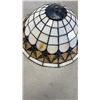 Image 8 : 2 LEADED GLASS SHADES AND ART GLASS VASE