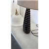 Image 8 : TABLE LAMP AND HANGING LIGHT
