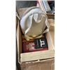 Image 8 : LOT OF ESTATE GOODS