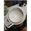 Image 4 : LOT OF ROYAL WINTON SERVING PIECES