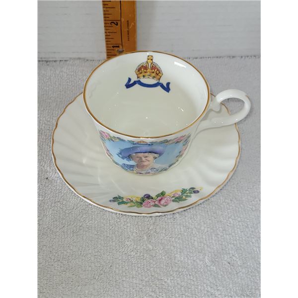 LUXFORD QUEEN ELIZABETH II CUP AND SAUCER SET