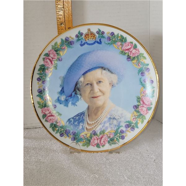 QUEEN ELIZABETH II THE QUEEN MOTHER PLATE
