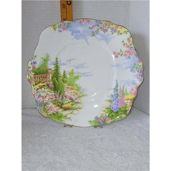 ROYAL ALBERT KENTISH ROCKERY CAKE PLATE