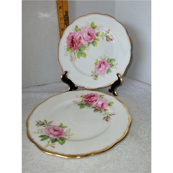 LOT OF 2 ROYAL ALBERT AMERICAN BEAUTY BREAD & BUTTER PLATES LOT 2