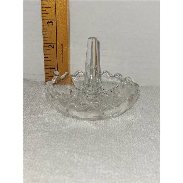 STEMMED CRYSTAL RING HOLDER