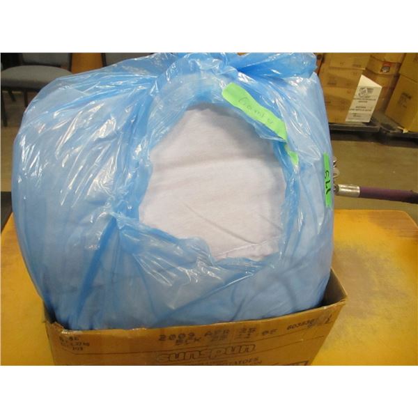 BOX C/W LIGHT GREY COMFORTER