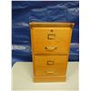Image 1 : 2 drawer wood filing cabinet 16 x 17 x 28. No keys