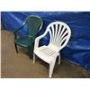 Image 3 : Lot of two resin lawn chairs