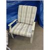 Image 2 : deck chair and footstool