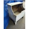 Image 2 : Vintage wood storage box