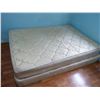 Image 2 : NEEPAWA LOCATION --  Double  size boxspring and matress