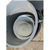 Image 5 : Lot of assorted garbage cans