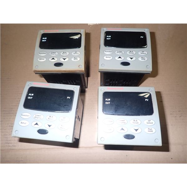 Lot of (4) Honeywell #DC2500-E0-0L0R-200-10000-E0-0 Temperature Controllers