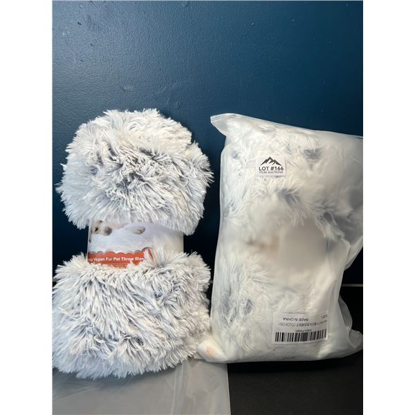 Lot of 2 Shaggy/Soft Fuzzy Pet Throw Blankets - Size L - 40 x 47 inch