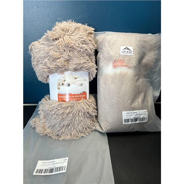 Lot of 2 Shaggy/Soft Fuzzy Pet Throw Blankets - Size L - 40 x 47 inch