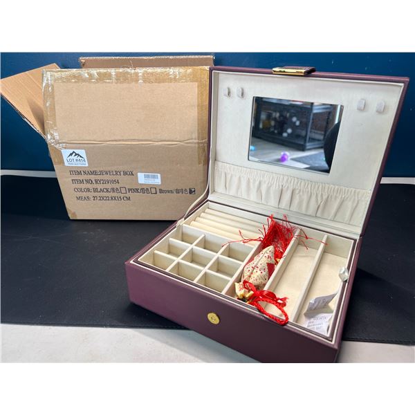 Lot of 1 Jewelry Storage Box
