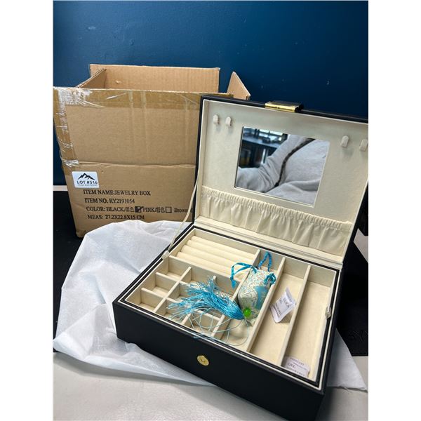 Lot of 1 Jewelry Storage Box