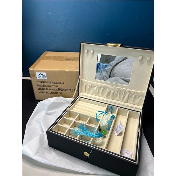 Lot of 1 Jewelry Storage Box