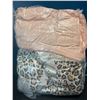 Image 3 : Lot of 1 Three-Poodle Super Soft Wearable Blanket for Adults - Leopard Design