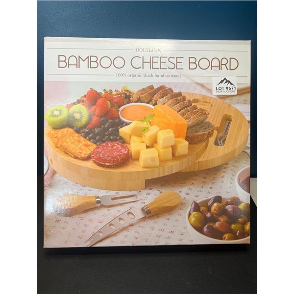 Lot of 1 Bamboo Cheese/Charcuterie Servng Board