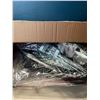 Image 2 : Lot of 1 Box of Velvet Coat Hangers - Pack of approx. 30 PCS