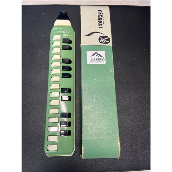 Lot of 1 Hohner Melodica Soprano - Vintage Instrument - Used w/ Case