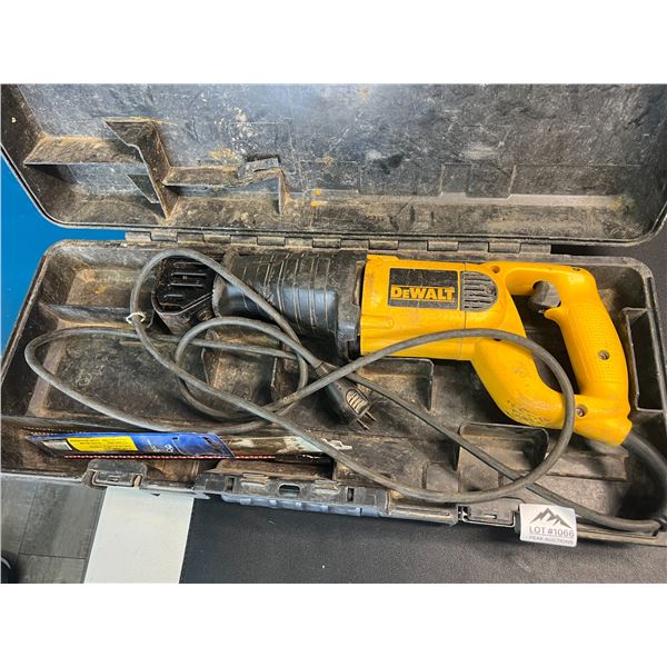 Lot of 1 Dewalt Sawzall w/ Storage Case - Used - Powers on!