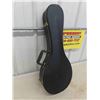 Image 7 : Tradition Electric Mandolin with Fitted  Case