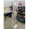 Image 5 : 65" Female Mannequin with Metal Base + Adjustable Arms
