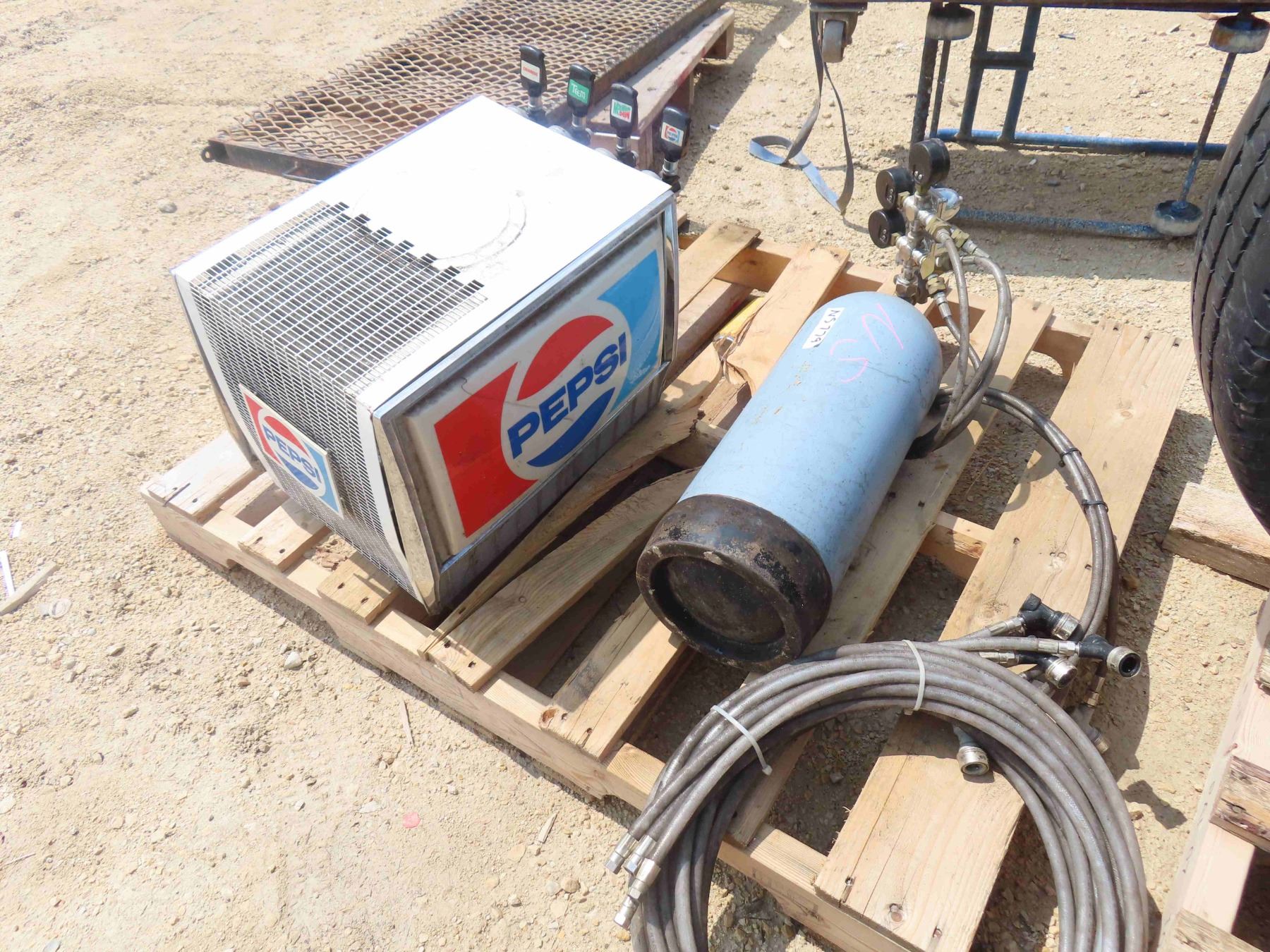 Pepsi Machine Compressor Pepsi Beverage Machine with Tank - McSherry Auction Service Ltd.