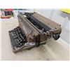 Image 2 : Underwood Manual Typewriter