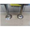 Image 5 : Pair of Vintage Chrome with Upholstered Seats Café Counter Stools 21.5" Tall