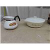 Image 3 : Pottery Soup Pot + 4 Soup Bowls, Fire King Covered Casserole, Corning Ware 