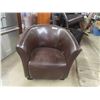 Image 1 : Small Leather/ Leather Like Barrell Style Chair